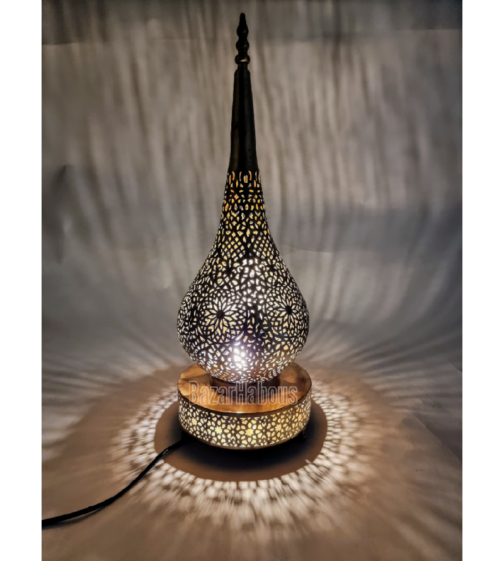 Lampe de chevet en métal travaillé à la main, artisanat marocain